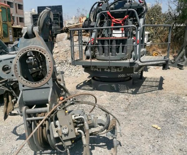 2016-LIEBHERR-LRB-355-PILE-DRIVING-AND-DRILLING-RIG-010