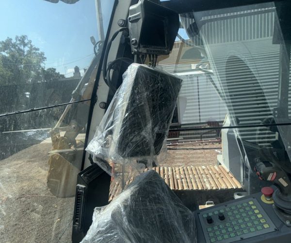 2016-LIEBHERR-LRB-355-PILE-DRIVING-AND-DRILLING-RIG-021