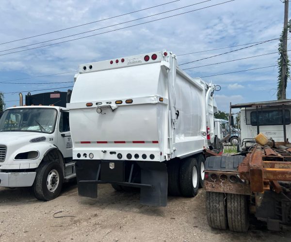 2016 MACK MRU613 FRONT LOADER GARBAGE TRUCK 002