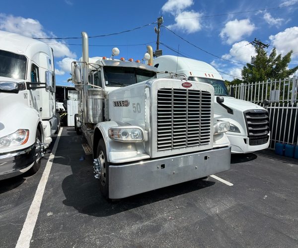 2016 PETERBILT 389 CLASSIC SLEEPER TRUCK TRACTOR 001