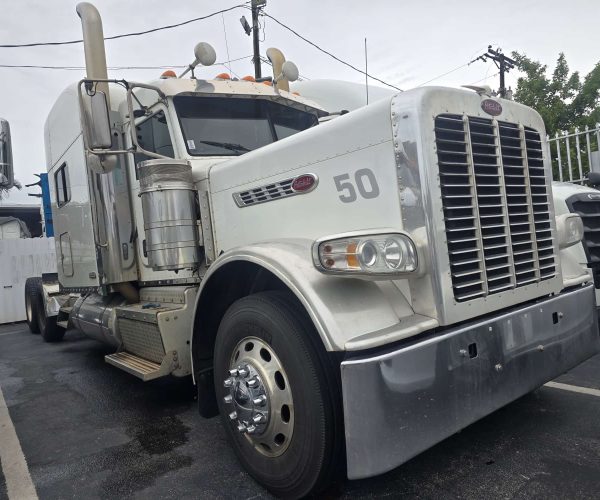 2016 PETERBILT 389 CLASSIC SLEEPER TRUCK TRACTOR 002