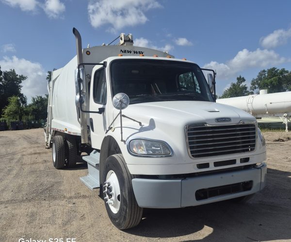 2017 & 2010 FREIGHTLINER M2 106 20 YD REAR LOAD 001