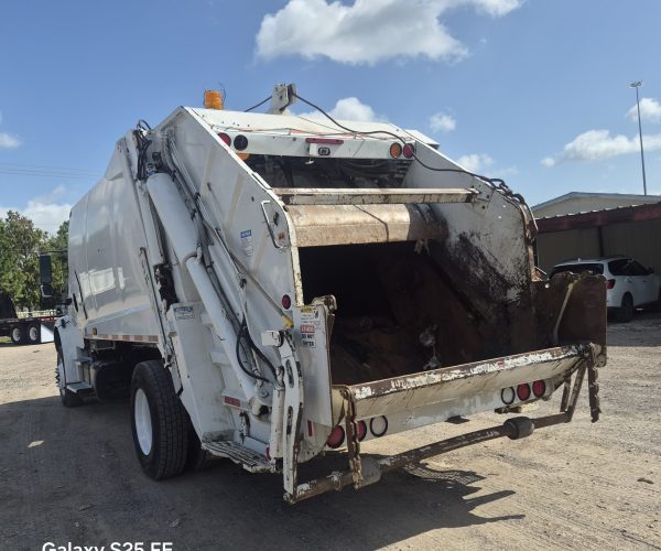 2017 & 2010 FREIGHTLINER M2 106 20 YD REAR LOAD 003