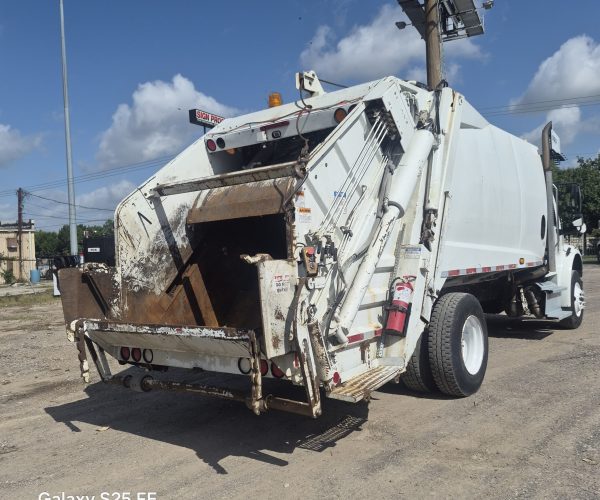 2017 & 2010 FREIGHTLINER M2 106 20 YD REAR LOAD 004