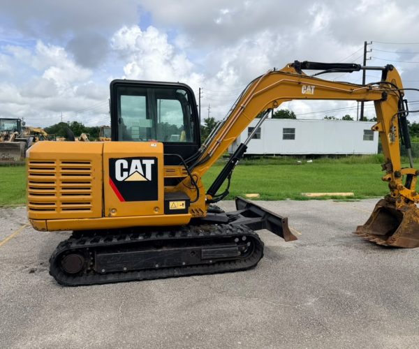 2017 CAT 305E2 MINI EXCAVATOR ENCLOSED CAB W AC 002
