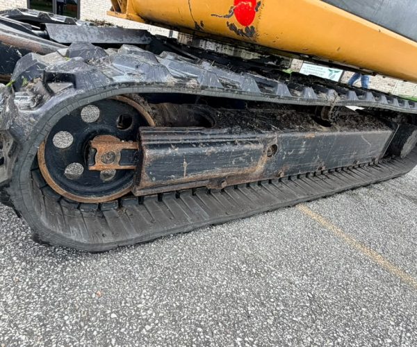 2017 CAT 305E2 MINI EXCAVATOR ENCLOSED CAB W AC 016