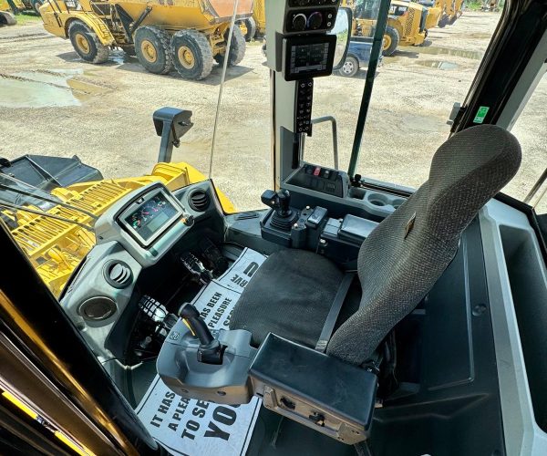2017-CATERPILLAR-966M-WHEEL-LOADER-966M-ENCLOSED-CAB-008