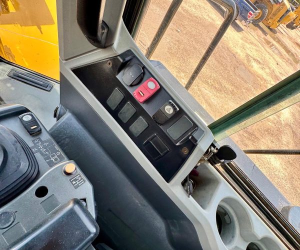 2017-CATERPILLAR-966M-WHEEL-LOADER-966M-ENCLOSED-CAB-012