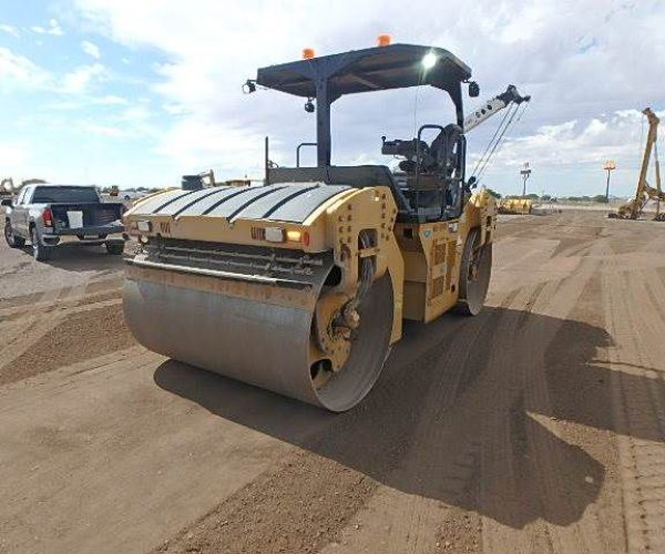 2017 CATERPILLAR CB66B ROLLER COMPACTOR DOUBLE DRUM 004