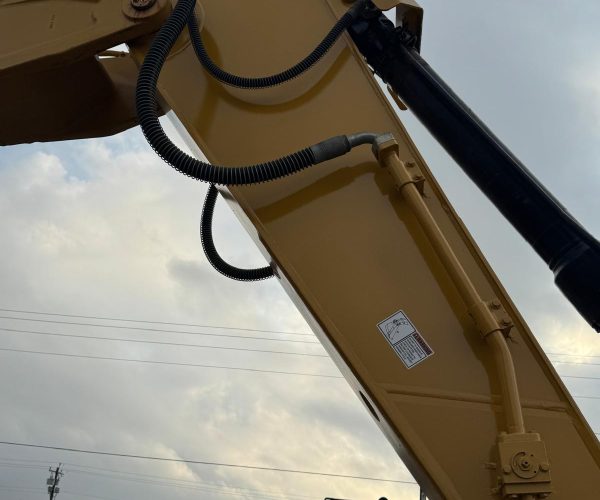 2017-CATERPILLAR-EXCAVATOR-320E-ENCLOSED-CAB-013