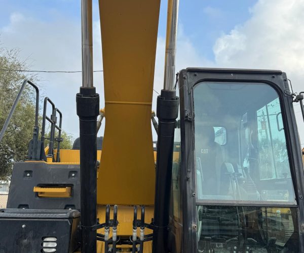 2017-CATERPILLAR-EXCAVATOR-320E-ENCLOSED-CAB-015
