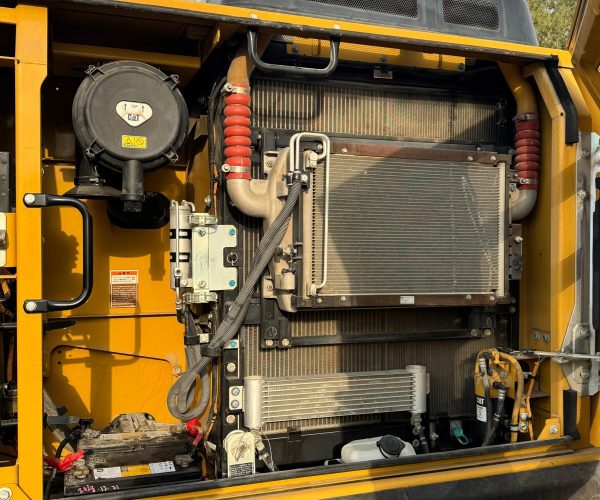 2017-CATERPILLAR-EXCAVATOR-320E-ENCLOSED-CAB-031