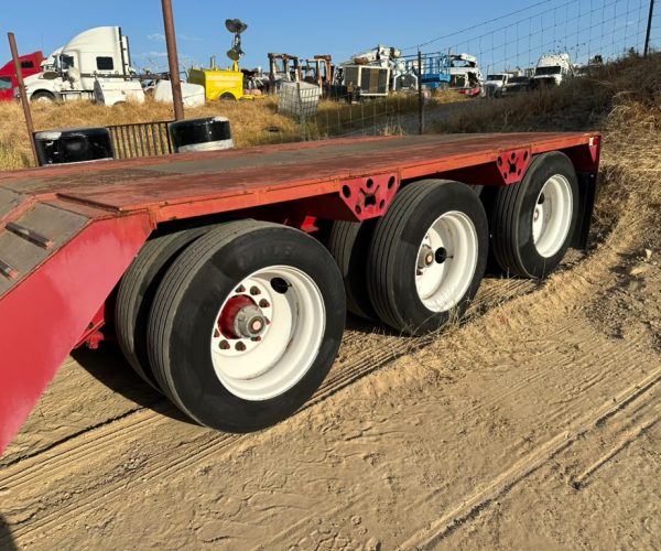 2017 CHALLENGER RGN LOWBOY TRAILER 50 TONS TRI-AXLE REMOVABLE GOOSENECK 003