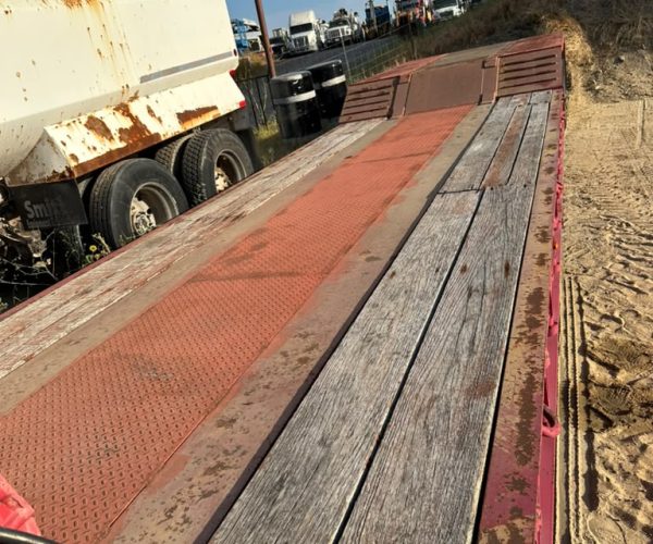 2017 CHALLENGER RGN LOWBOY TRAILER 50 TONS TRI-AXLE REMOVABLE GOOSENECK 004