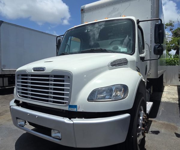 2017 FREIGHTLINER BOX TRUCK 26FT SIDE DOOR, LOW MILES 001