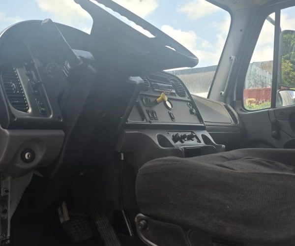 2017 FREIGHTLINER BOX TRUCK 26FT SIDE DOOR, LOW MILES 008
