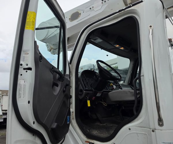 2017 FREIGHTLINER M2 BUCKET TRUCK ALTEC AN55 60FT 4X4 INSULATED 012