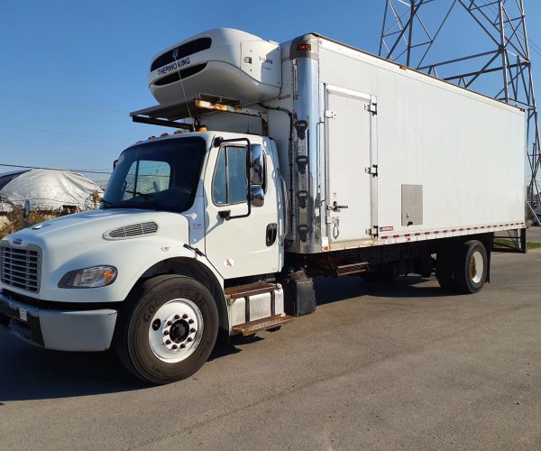 2017 FREIGHTLINER REFRIGERATED BOX TRUCK 24FT LONG BODY 001