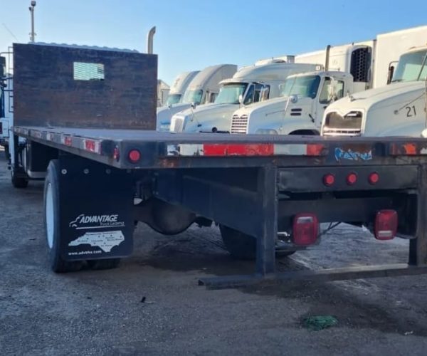 2017 HINO 268 FLAT BED 26 FT LONG 004