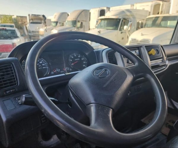 2017 HINO 268 FLAT BED 26 FT LONG 009