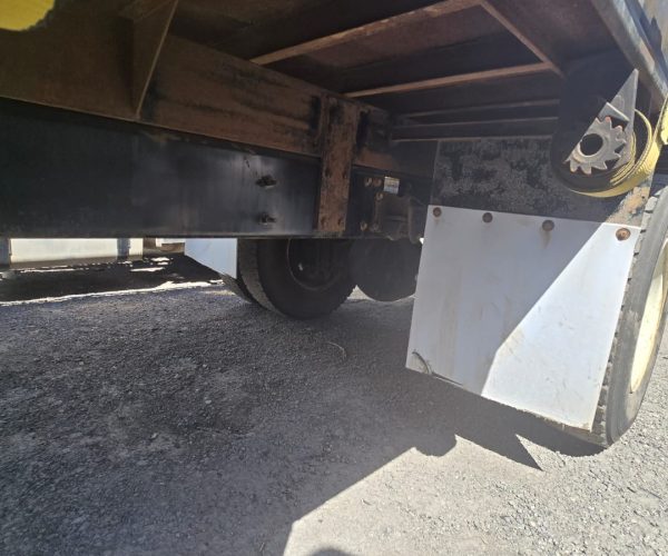 2017 HINO 268 FLAT BED 26 FT LONG 014