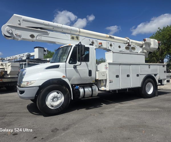 2017 INTERNATIONAL 4300 BUCKET TRUCK ALTEC A755 60FT INSULATE DOUBLE MAN BUCKET 003