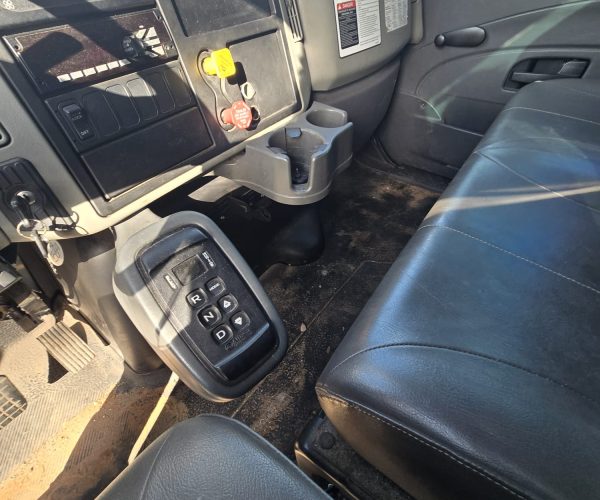 2017 INTERNATIONAL 4300 BUCKET TRUCK ALTEC A755 60FT INSULATE DOUBLE MAN BUCKET 009