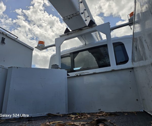 2017 INTERNATIONAL 4300 BUCKET TRUCK ALTEC A755 60FT INSULATE DOUBLE MAN BUCKET 011