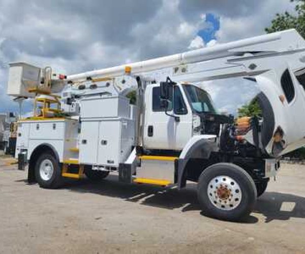 2017 INTERNATIONAL 7400 BUCKET TRUCK 4X4 ALTEC AN55 61FT HIGH SINGLE MEN BUCKET 002