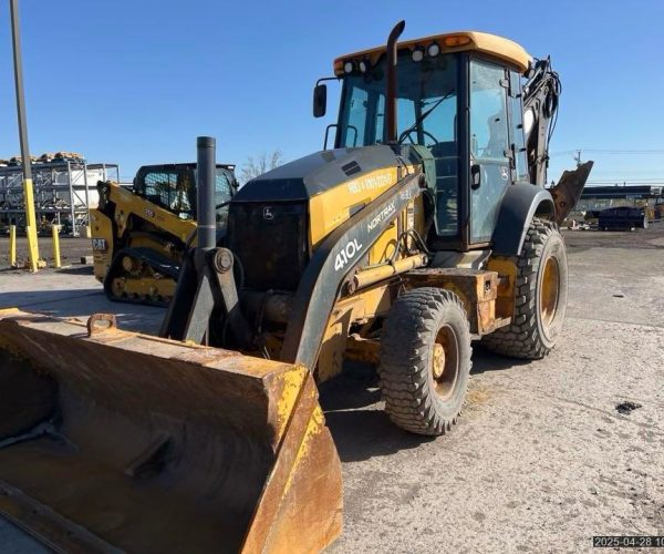 2017 JOHN DEERE 410L BACKHOE 4X4 001