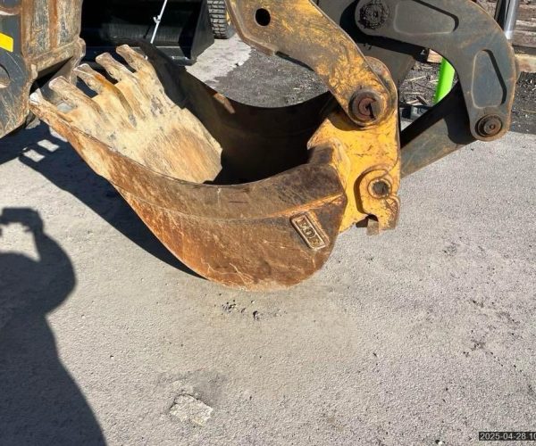 2017 JOHN DEERE 410L BACKHOE 4X4 003