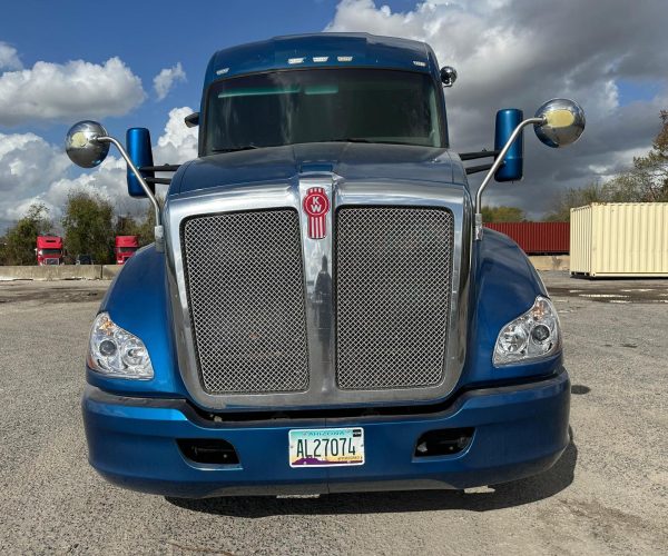 2017 KENWORTH T680 MID ROOF CUMMINS ISX15 003