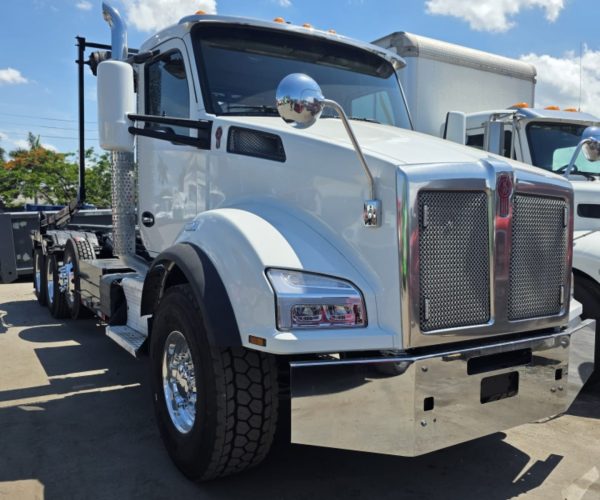 2017 KENWORTH T880 ROLL-OFF TRI-AXLE ORIGINAL FACTORY TRUCK 002