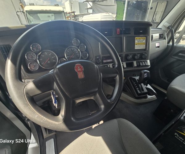 2017 KENWORTH T880 ROLL-OFF TRI-AXLE ORIGINAL FACTORY TRUCK 009