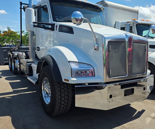 2017 KENWORTH T880 TRI-AXLE ORIGINAL FACTORY ROLL-OFF 003
