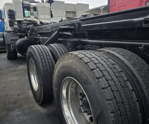 2017 MACK MRU613 TERRAPRO CAB OVER ROLL OFF TANDEM AXLE 012