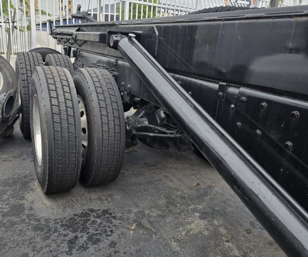 2017 MACK MRU613 TERRAPRO CAB OVER ROLL OFF TANDEM AXLE 016