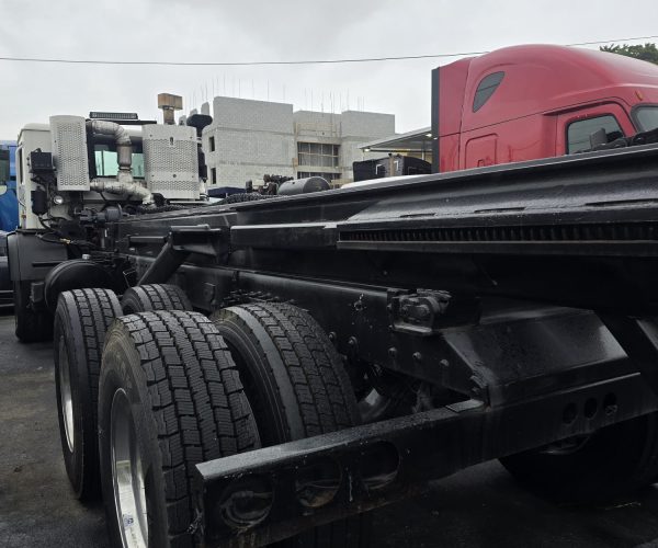 2017 MACK MRU613 TERRAPRO CAB OVER ROLL OFF TANDEM AXLE 019