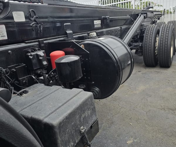 2017 MACK MRU613 TERRAPRO CAB OVER ROLL OFF TANDEM AXLE 020