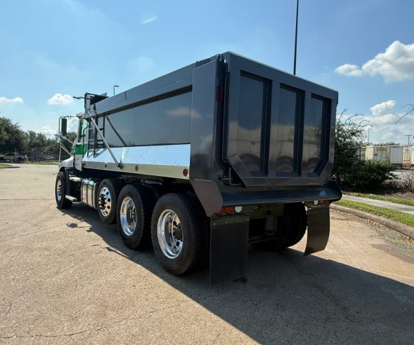 2017 MACK VISION CXU613MP7-395C TRI AXLE DUMP TRUCK 007