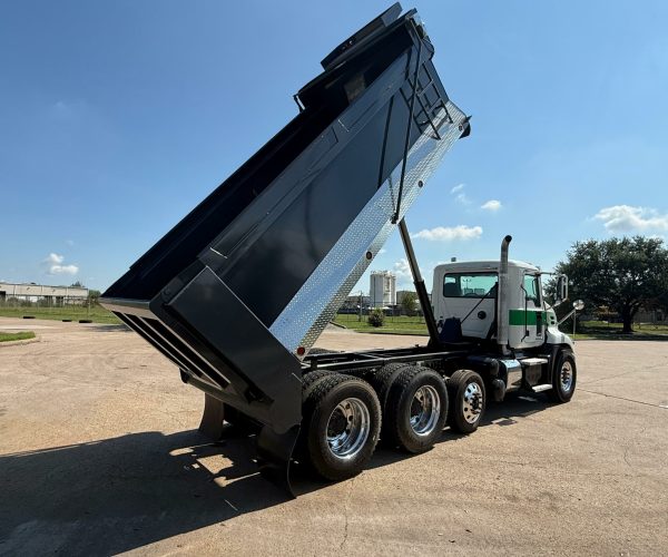 2017 MACK VISION CXU613MP7-395C TRI AXLE DUMP TRUCK 008