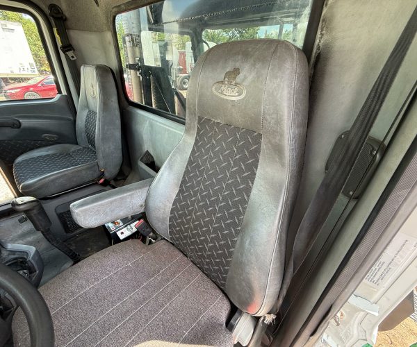 2017 MACK VISION CXU613MP7-395C TRI AXLE DUMP TRUCK 010