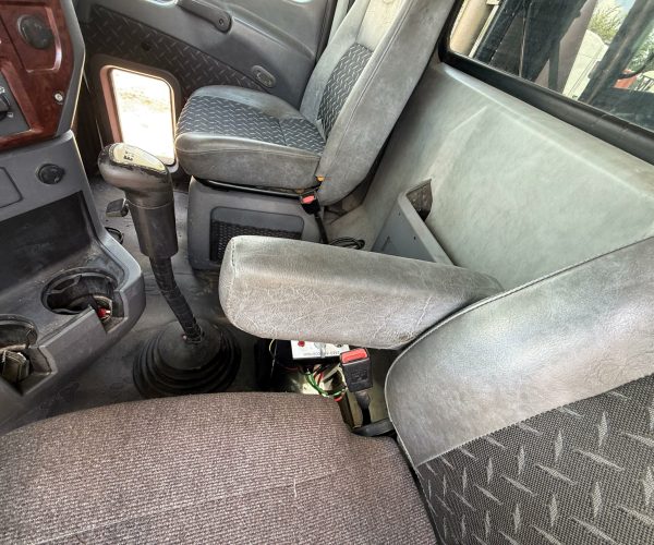 2017 MACK VISION CXU613MP7-395C TRI AXLE DUMP TRUCK 014