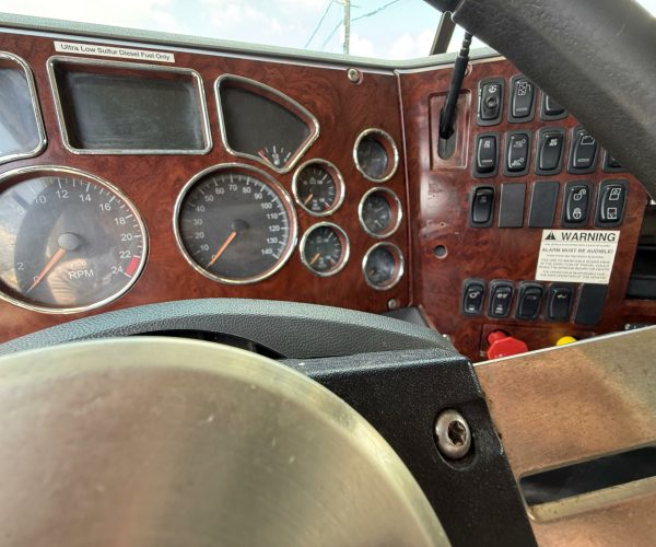 2017 MACK VISION CXU613MP7-395C TRI AXLE DUMP TRUCK 018