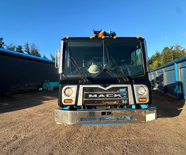 2017 PUTZMEISTER 32 METERS CONCRETE PUMP MOUNTED ON A 2018 MACK MRU 003