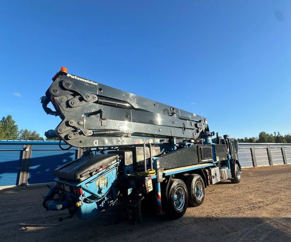2017 PUTZMEISTER 32 METERS CONCRETE PUMP MOUNTED ON A 2018 MACK MRU 005