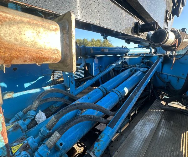 2017 PUTZMEISTER 32 METERS CONCRETE PUMP MOUNTED ON A 2018 MACK MRU 008