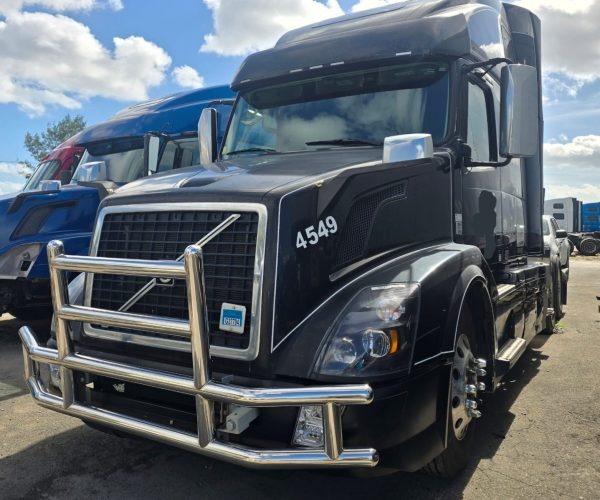 2017 VOLVO VNL W SLEEPER & THERMOKING APU UNIT 001