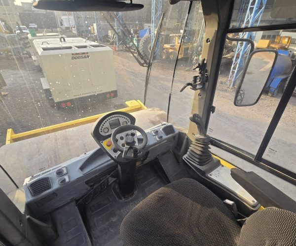 2018 BOMAG BW211 D-40 HYDROSTATIC DRIVE VIBRATORY 008