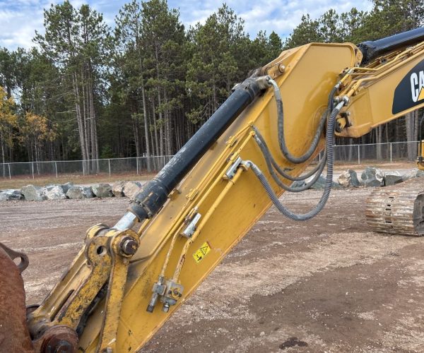 2018 CATERPILLAR 320FL TRACKED EXCAVATOR ENCLOSED CAB 004